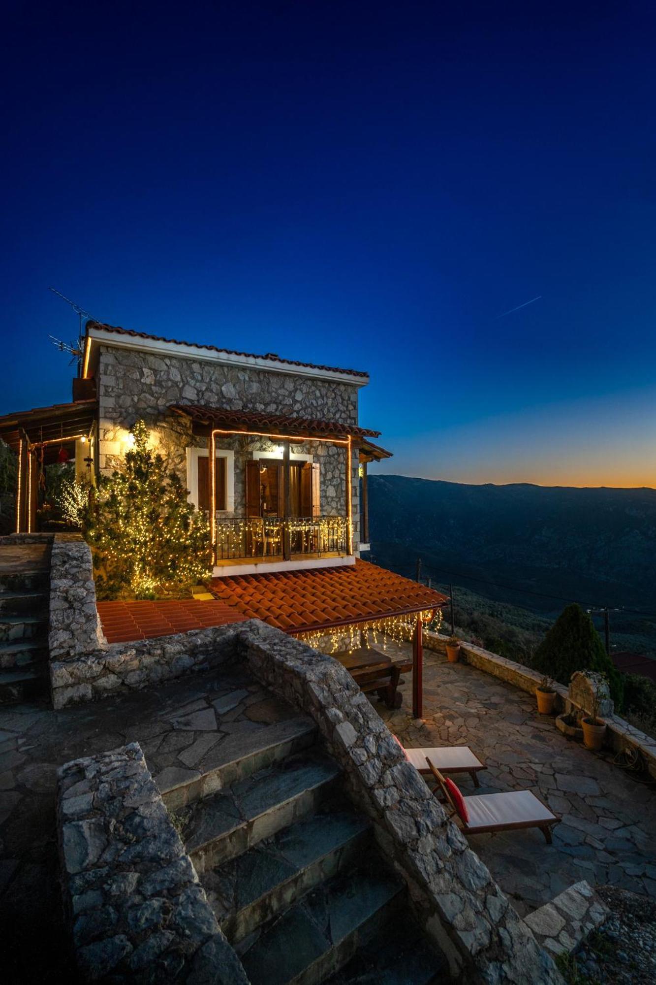 Rock Dandy Deluxe Chalet In Arachova - Delphi, Sauna, Prv Parking, Amazing View Bagian luar foto